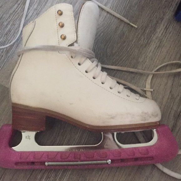 ice skates✨ - Picture 2 of 8